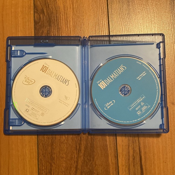 101 Dalmatians on blue ray / DVD - Picture 7 of 8